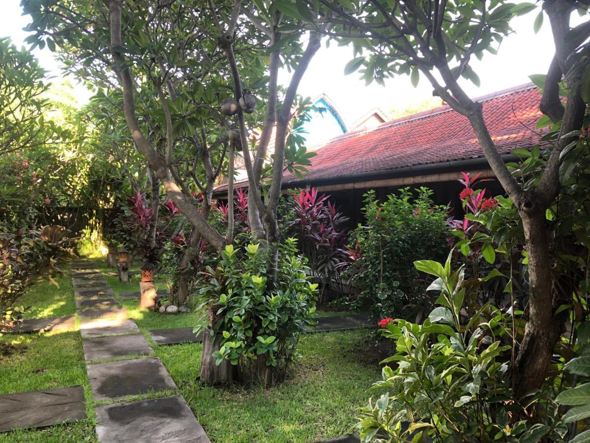 Pondok Shindu Guest House Pemuteran  Exterior photo